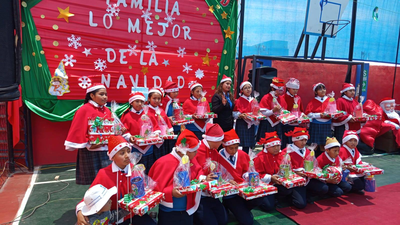 Ambiente educativo moderno del colegio James Reich Peruarbo en Arequipa